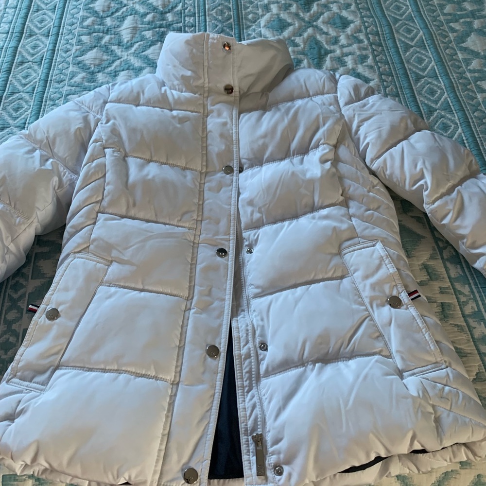 TOMMY HILFIGER White puffer coat Medium Sz funnel neck, front two-way zip & snap